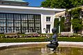 Statue samt Brunnen, Orangerie, Mirabellgarten.jpg